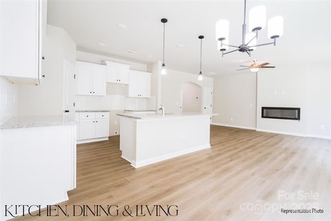 7504 Gwynne Hill Road Charlotte NC 28215