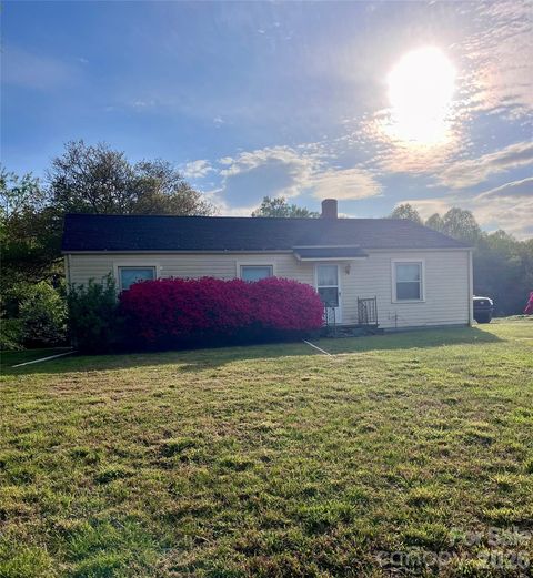 Photo of 1033 NC 16 Highway N, Taylorsville, NC 28681 (MLS # 4369325)