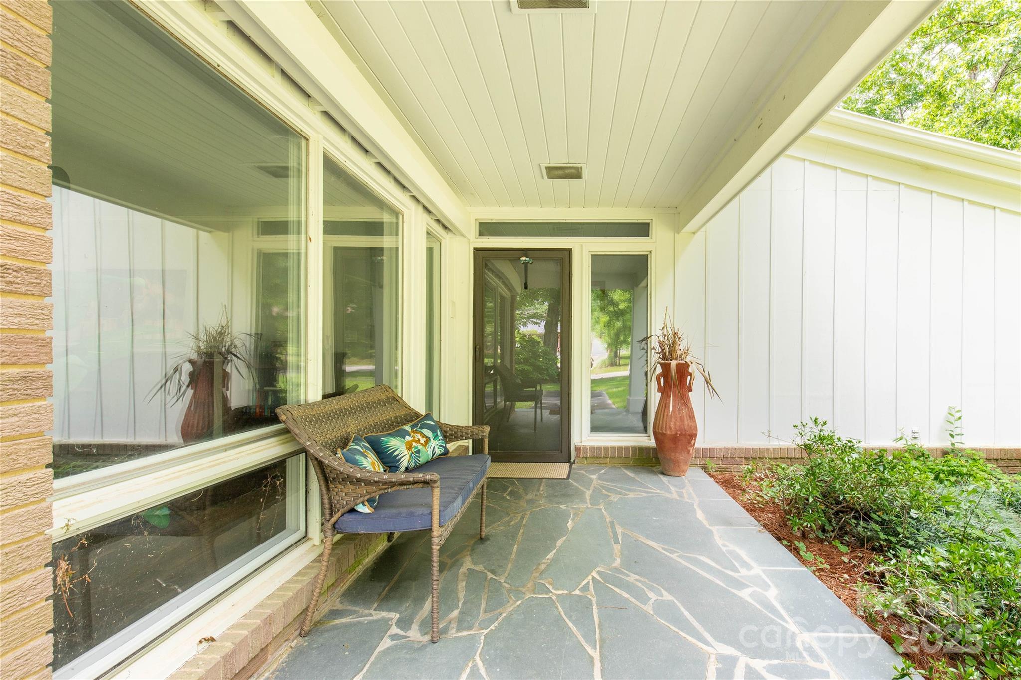 981 Sherwood Circle