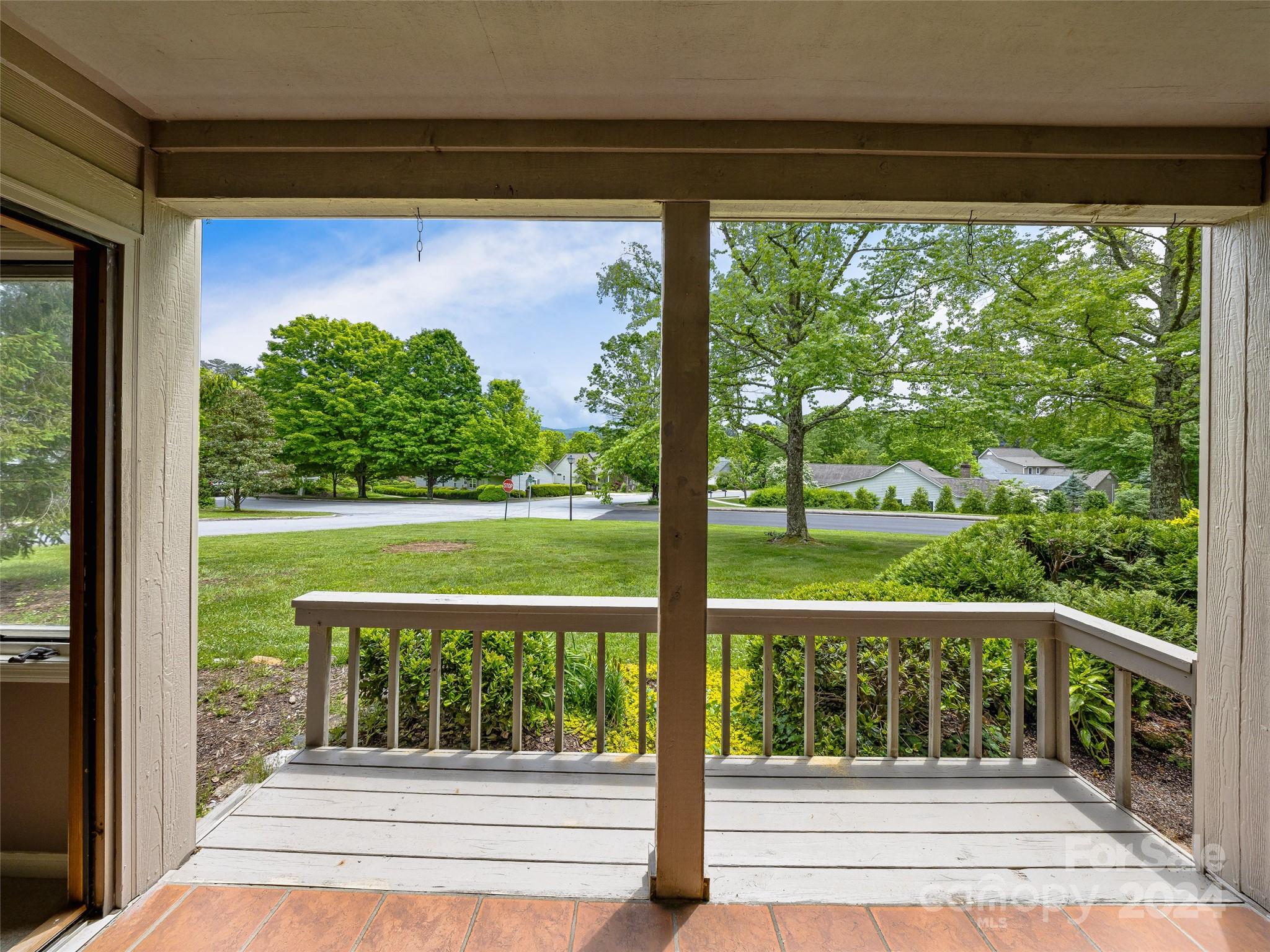 Deerlake Village - Residential