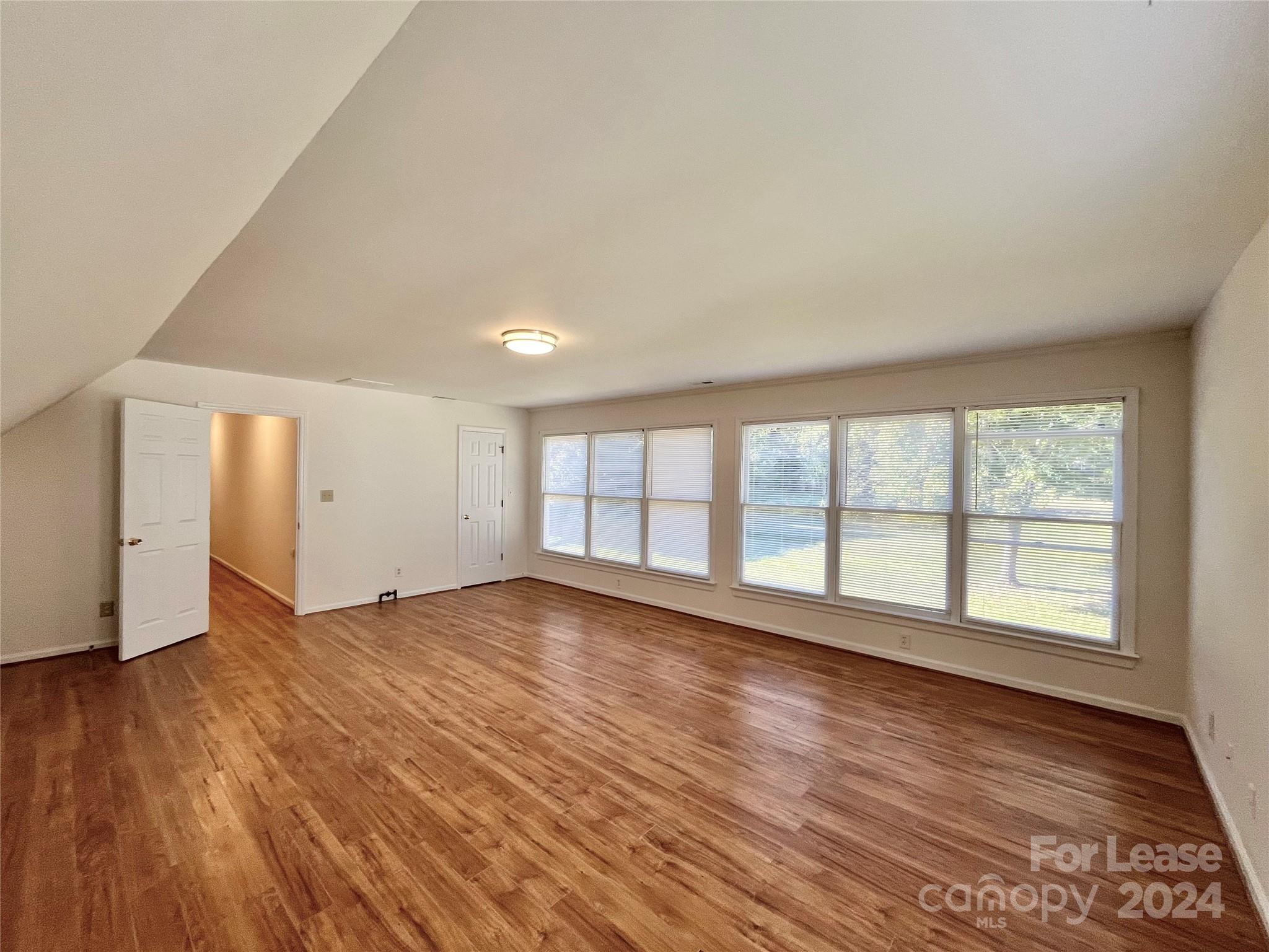 Point Crossing - Residential Lease