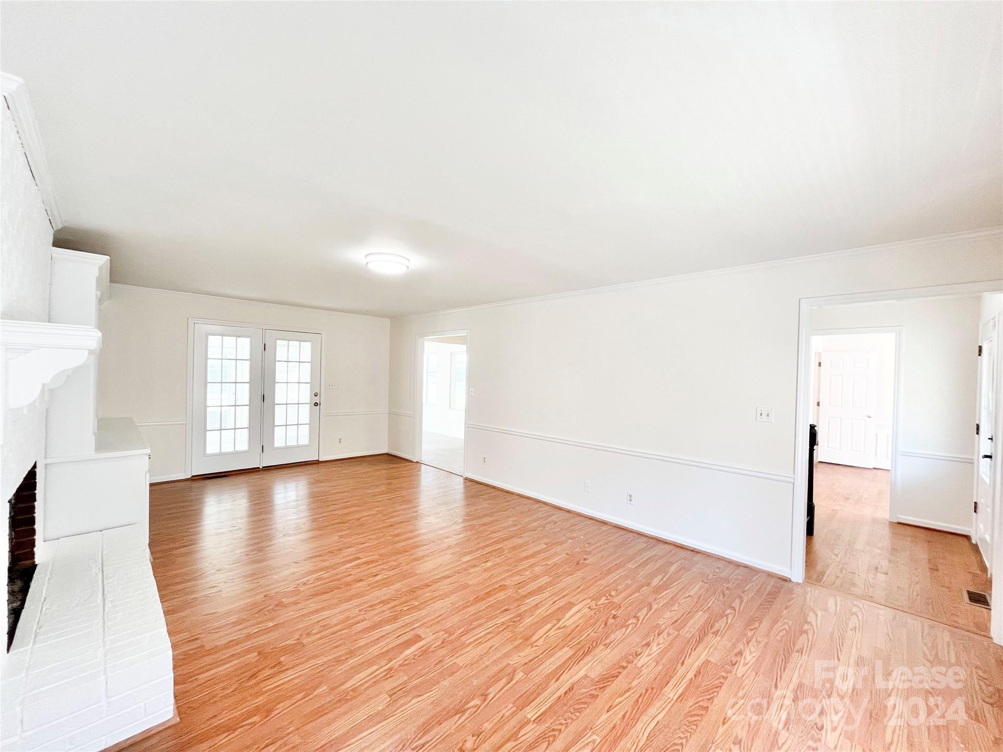 Point Crossing - Residential Lease