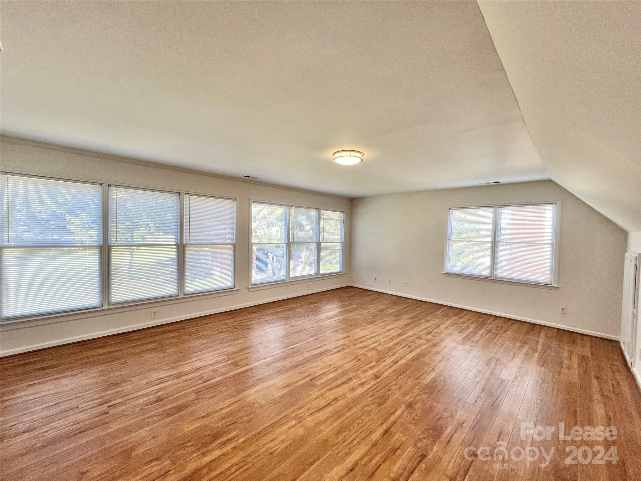 Point Crossing - Residential Lease