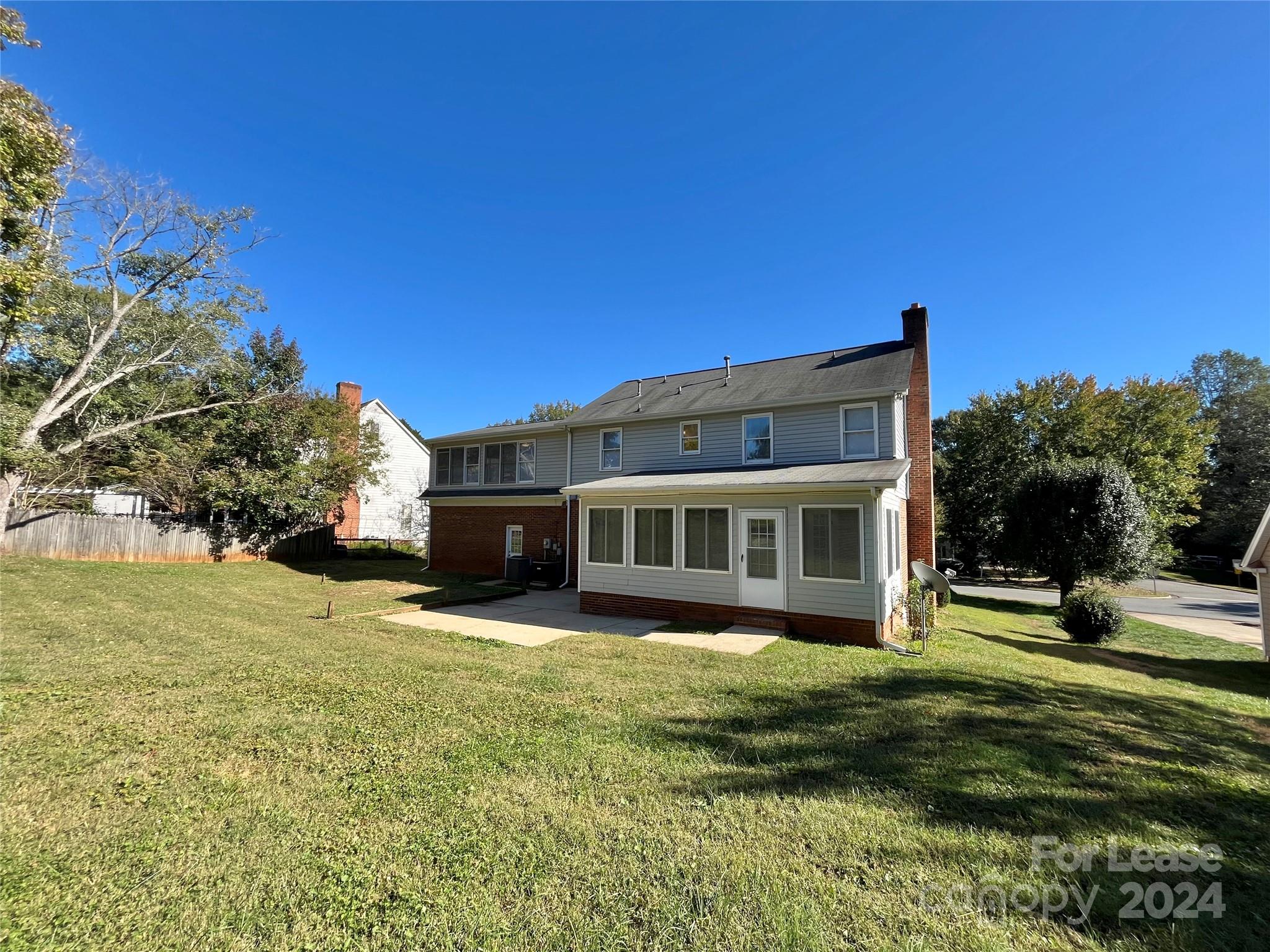 Point Crossing - Residential Lease