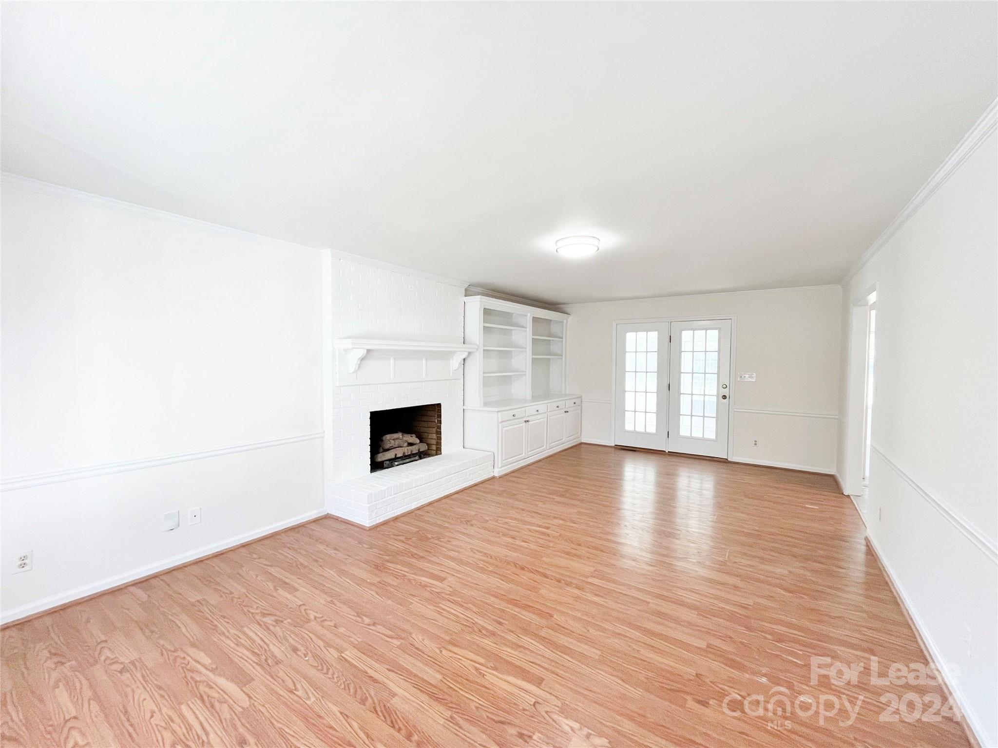 Point Crossing - Residential Lease