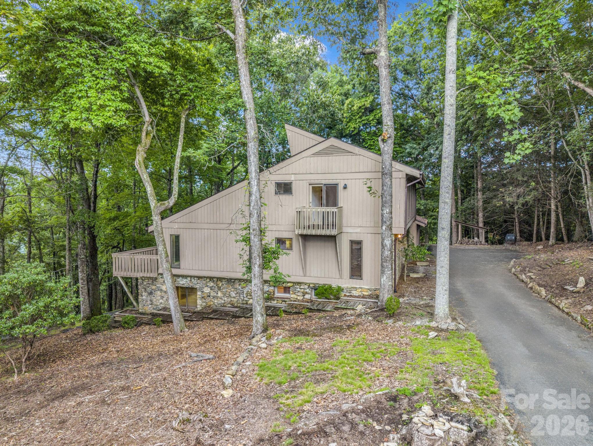 10 Chestnut Ridge Road