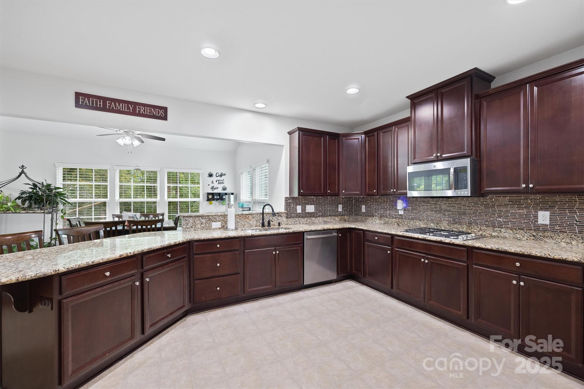 Norman Pointe - Residential