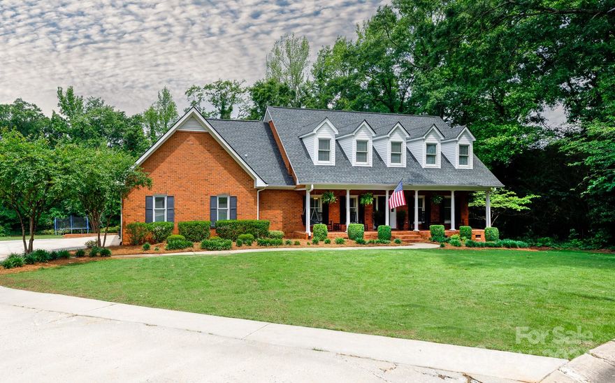 Beautiful Home located in highly desirable Shiland Hills neighborhood.  4 bedrooms with 3 Full baths at the end of a Cul de sac!  Huge backyard and great back porch...perfect for entertainment.  This home is all brick with a recently renovated kitchen and brand-new paint throughout the house.  Don't miss out on this unique property!