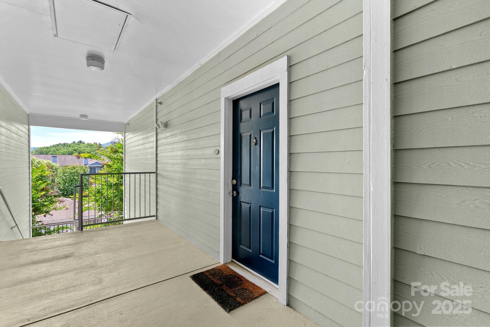 400 Vista Lake Drive 304