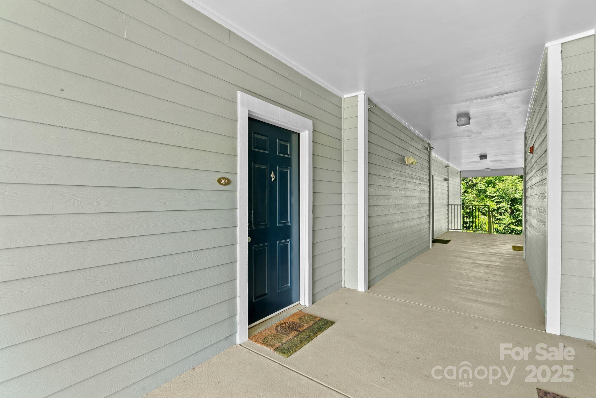 400 Vista Lake Drive 304