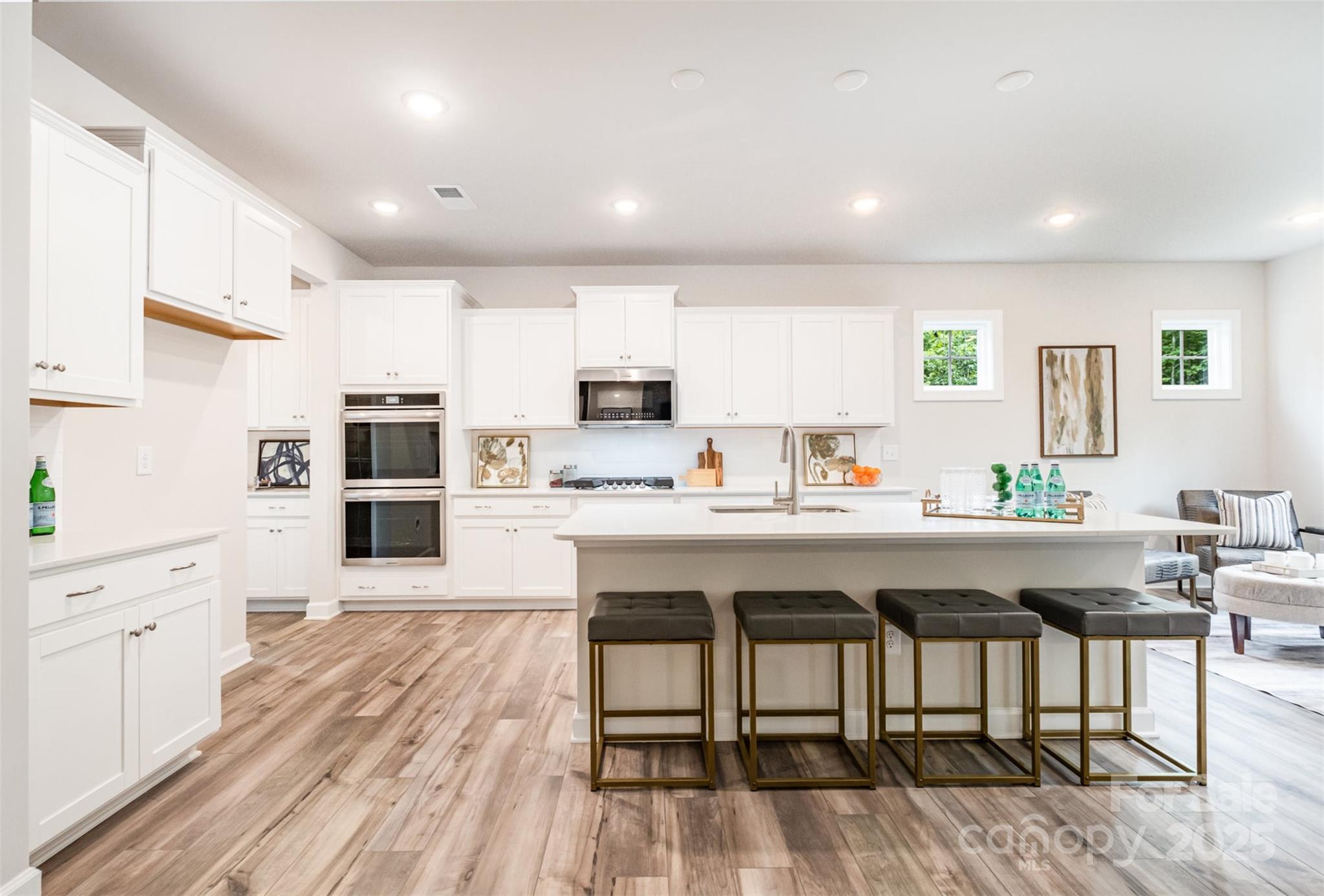 Waxhaw, North Carolina 28173, United States, 5 Bedrooms Bedrooms, ,5 BathroomsBathrooms,Residential,Under Contract,100228