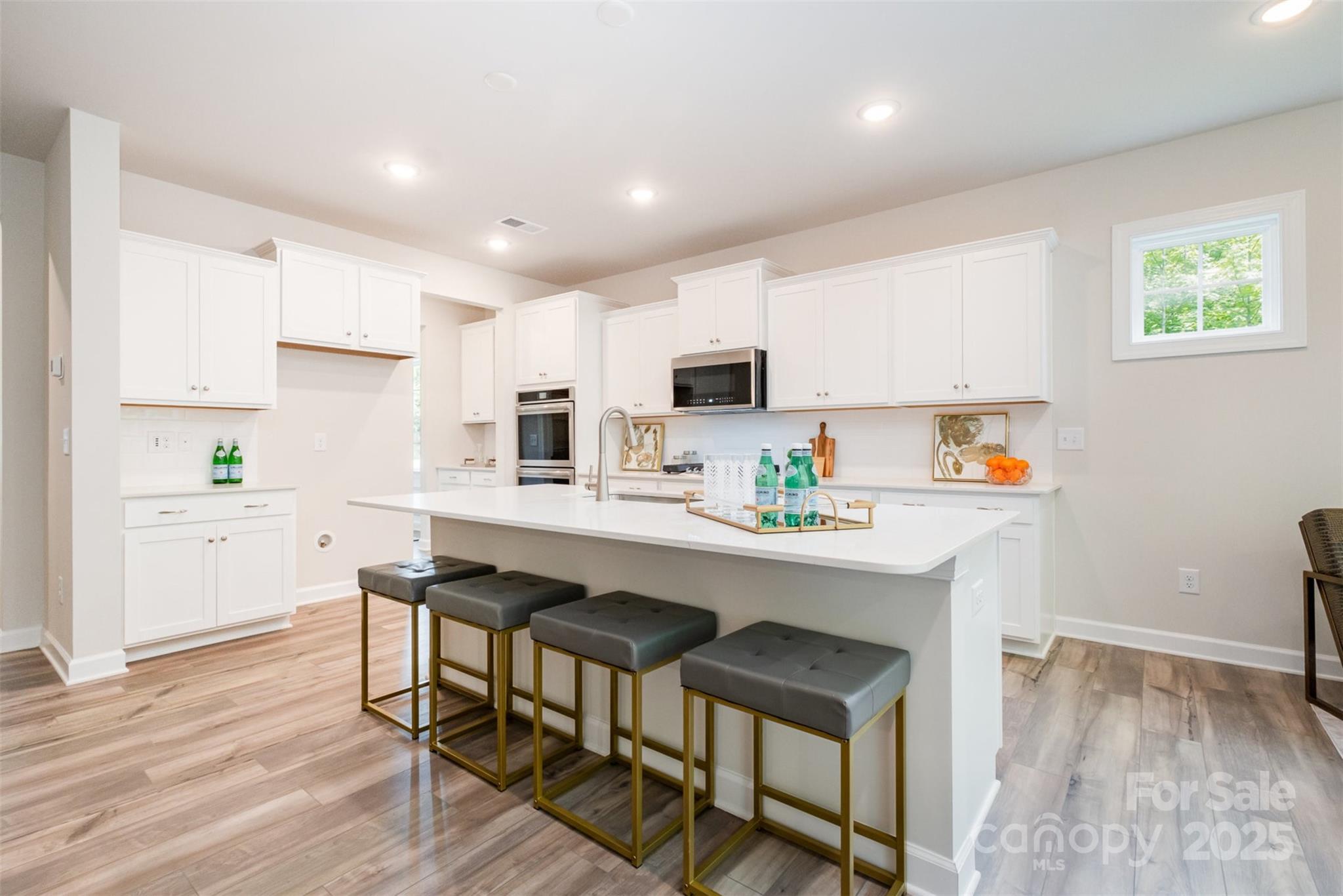 Waxhaw, North Carolina 28173, United States, 5 Bedrooms Bedrooms, ,5 BathroomsBathrooms,Residential,Under Contract,100228