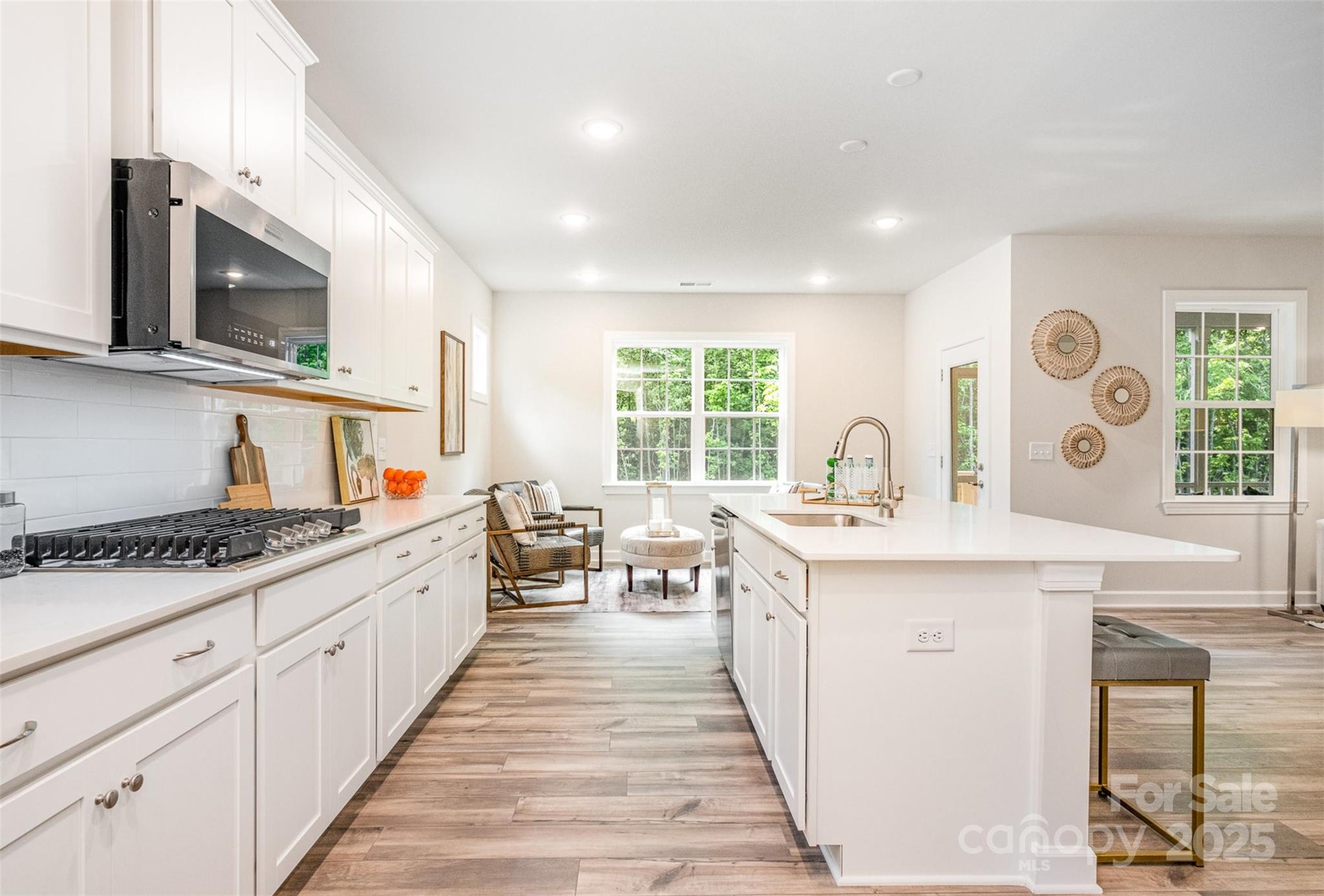 Waxhaw, North Carolina 28173, United States, 5 Bedrooms Bedrooms, ,5 BathroomsBathrooms,Residential,Under Contract,100228