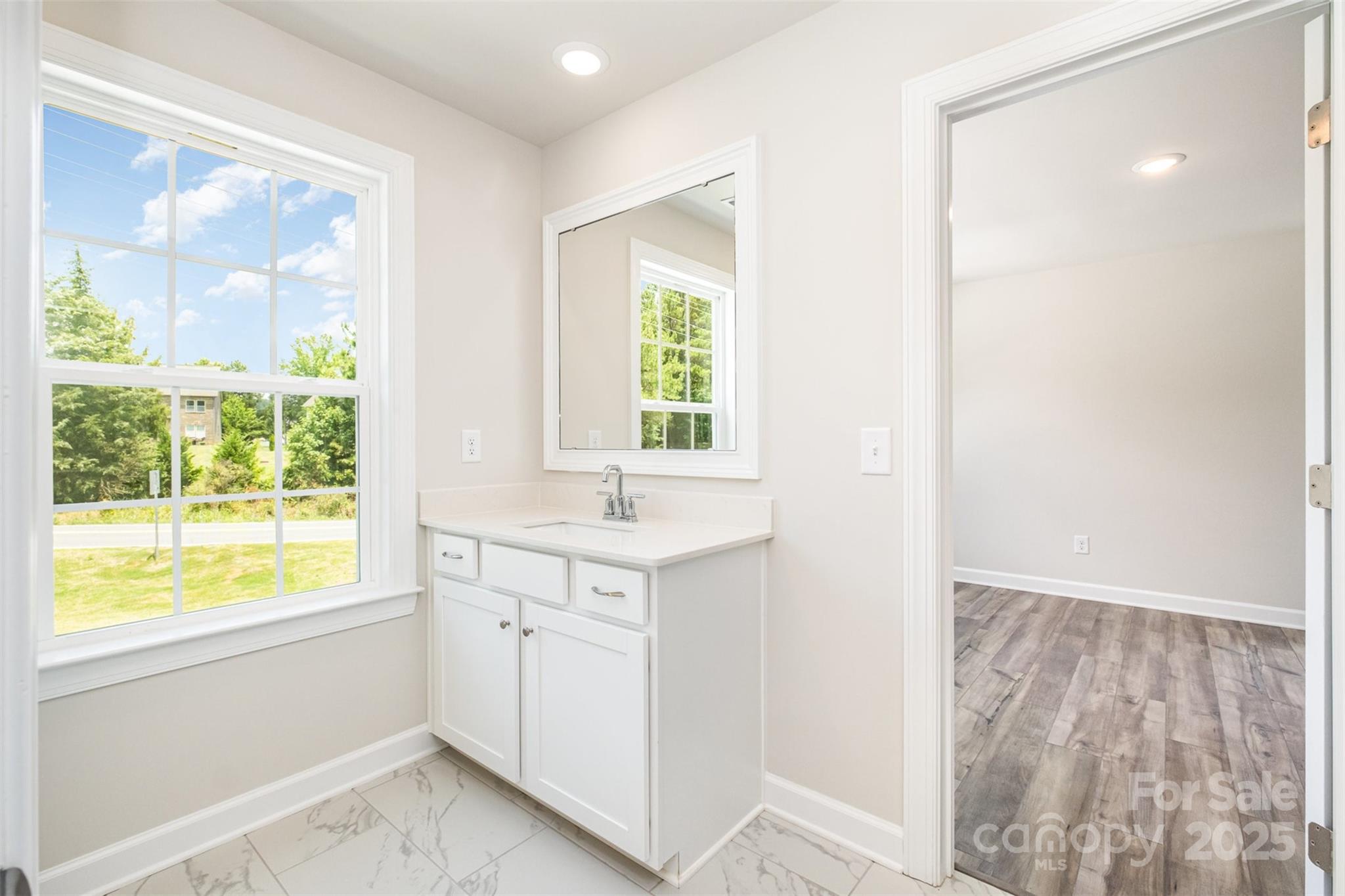 Waxhaw, North Carolina 28173, United States, 5 Bedrooms Bedrooms, ,5 BathroomsBathrooms,Residential,Under Contract,100228