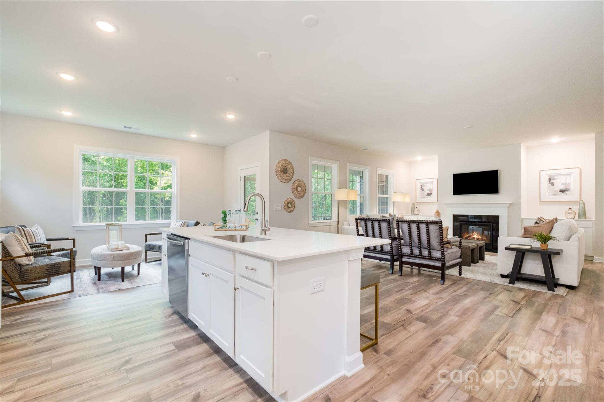 Waxhaw, North Carolina 28173, United States, 5 Bedrooms Bedrooms, ,5 BathroomsBathrooms,Residential,Under Contract,100228