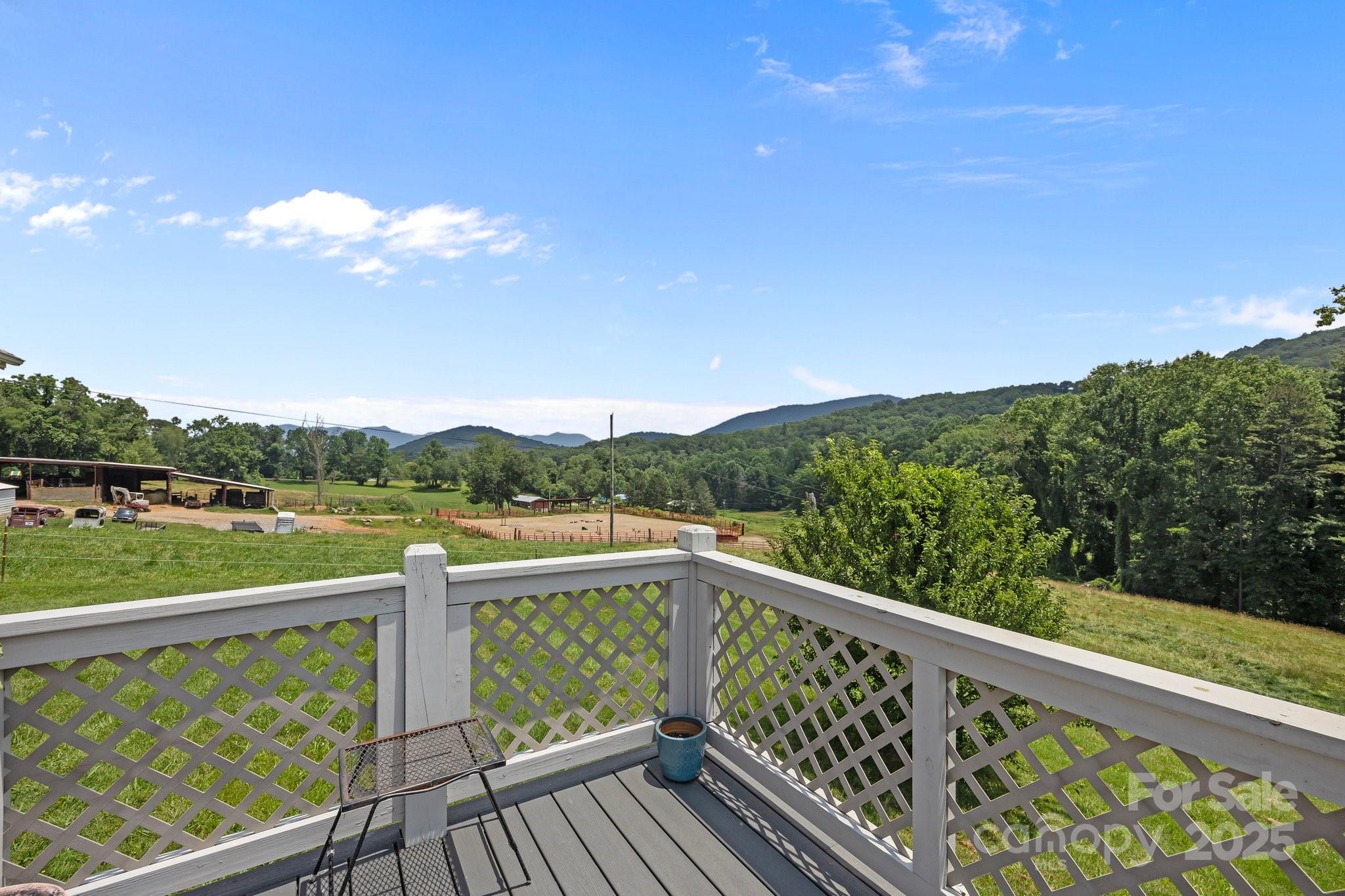 382 Onteora Boulevard