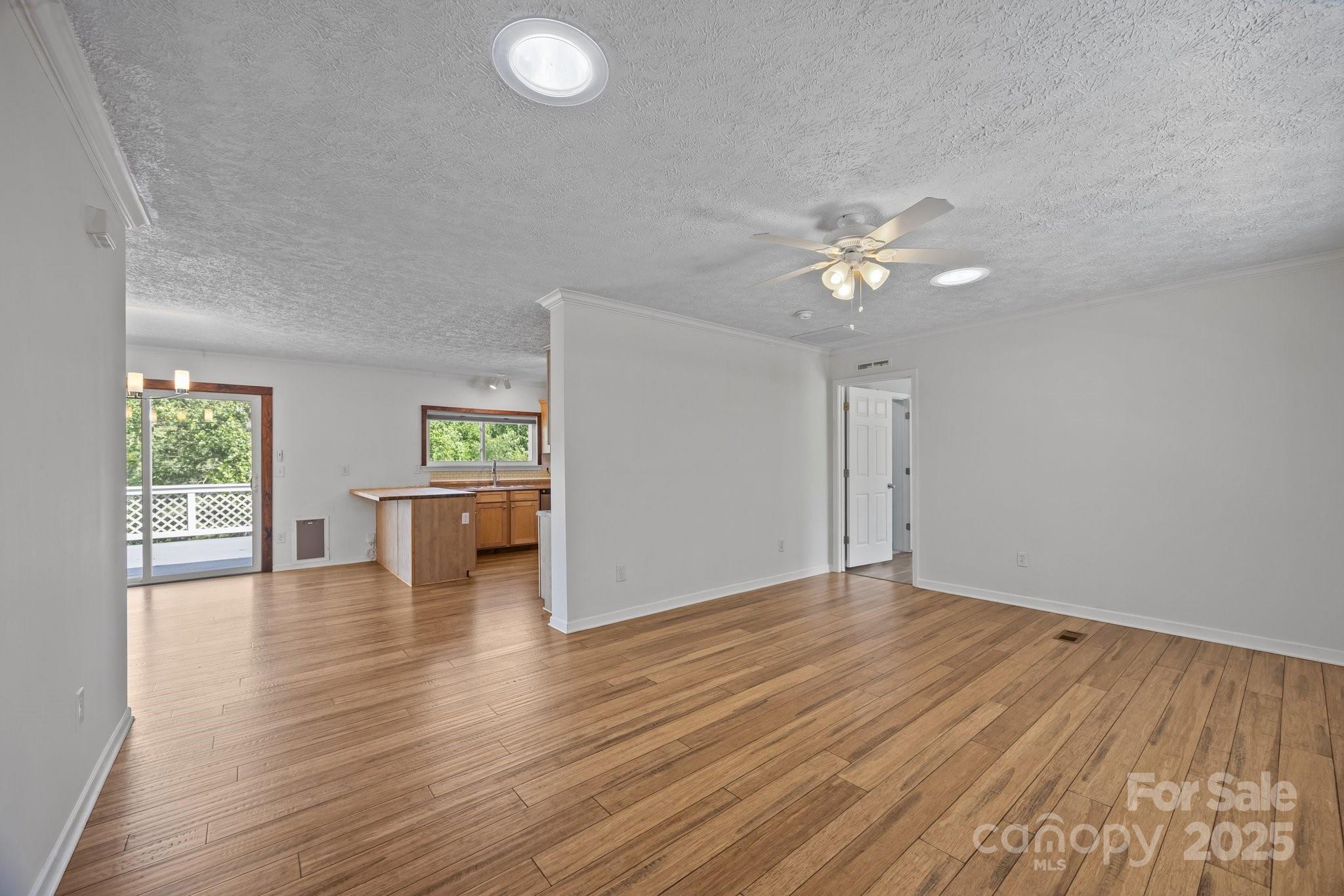 382 Onteora Boulevard