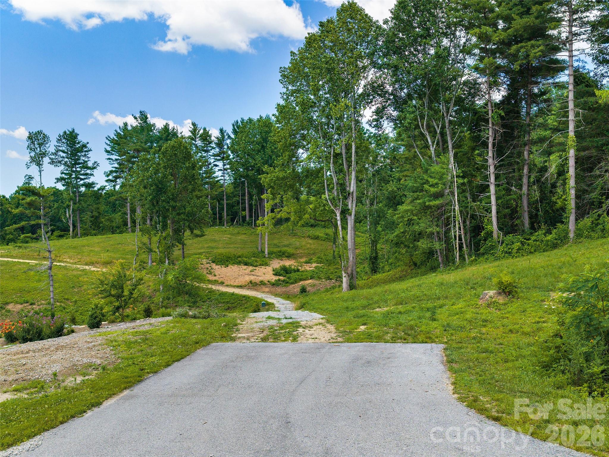 Photo 1 of 17 — 620 Dancing Bear Drive 195, Hendersonville, NC 28792