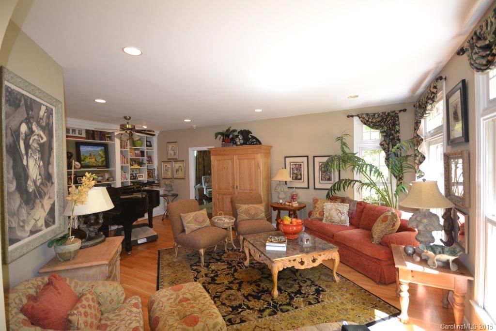 Laurelwood Club Estates - Residential