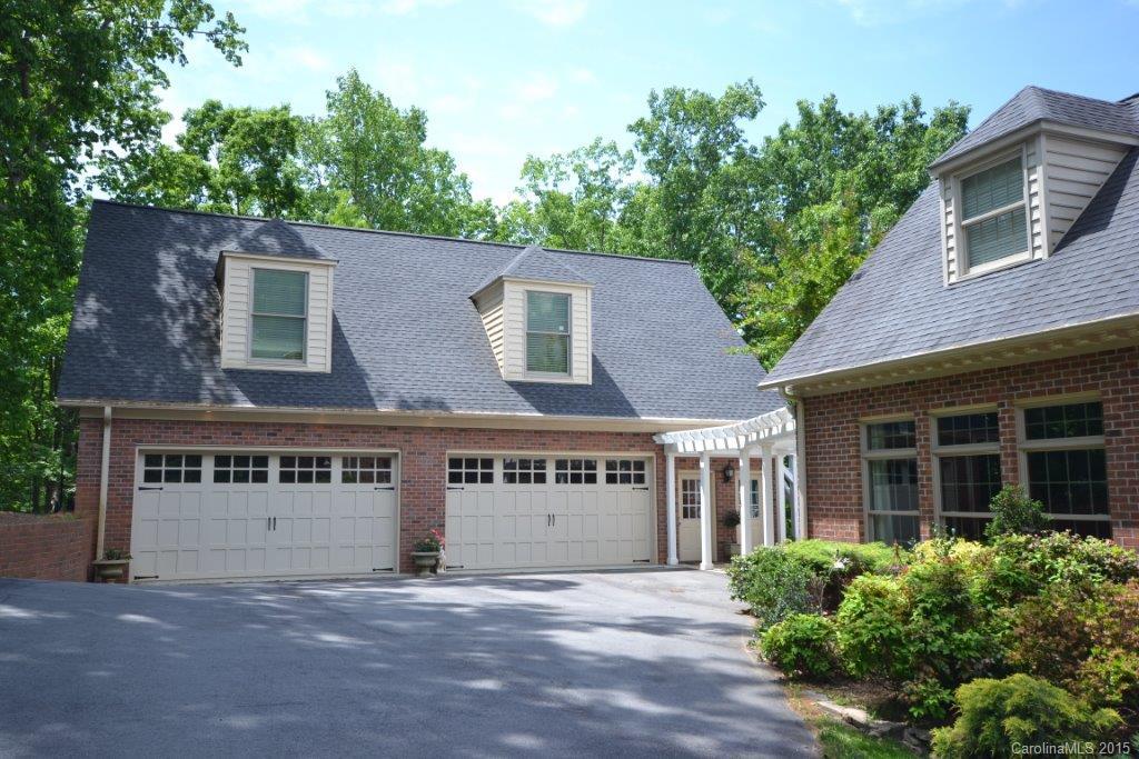 Laurelwood Club Estates - Residential