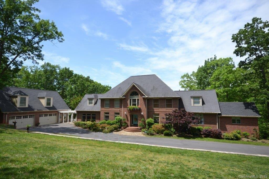 Laurelwood Club Estates - Residential