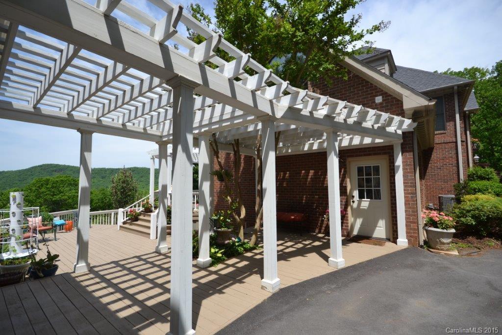 Laurelwood Club Estates - Residential