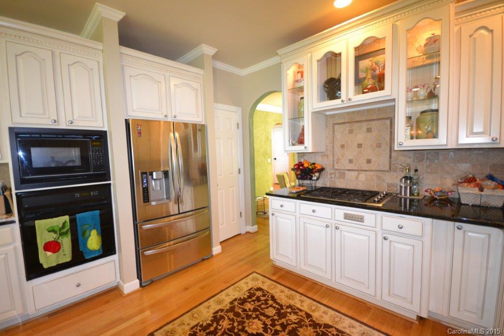 Laurelwood Club Estates - Residential