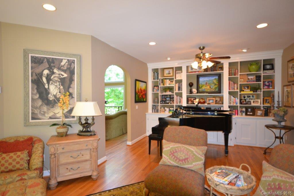 Laurelwood Club Estates - Residential