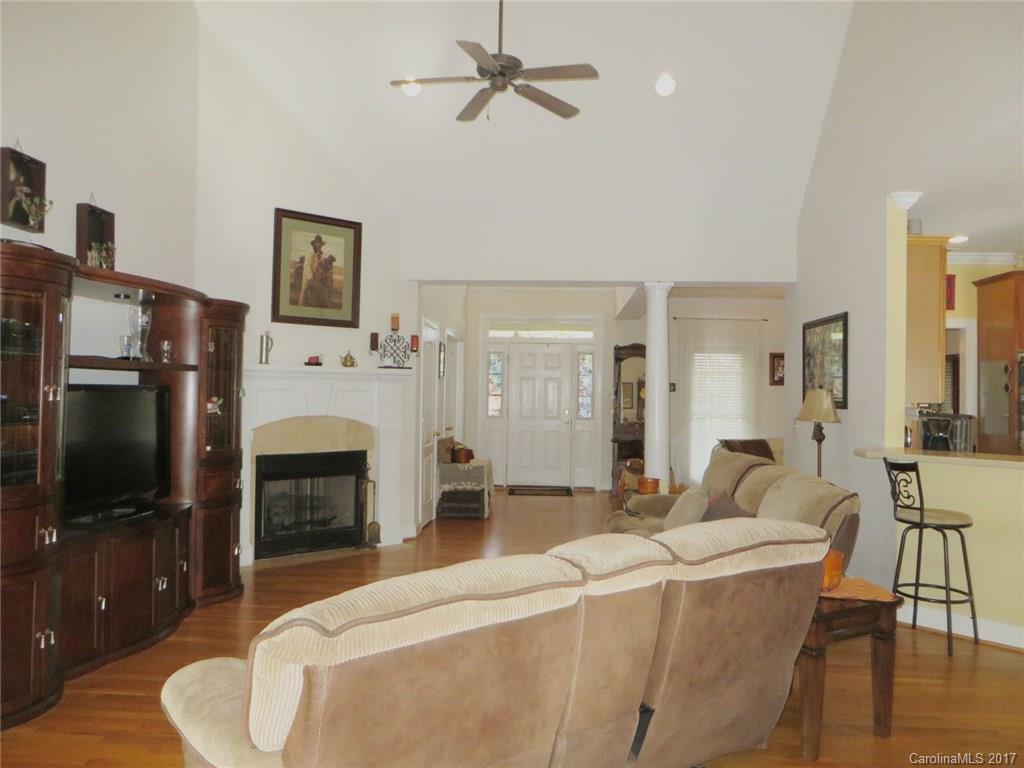 The Lakes At Derby Downs - Residential