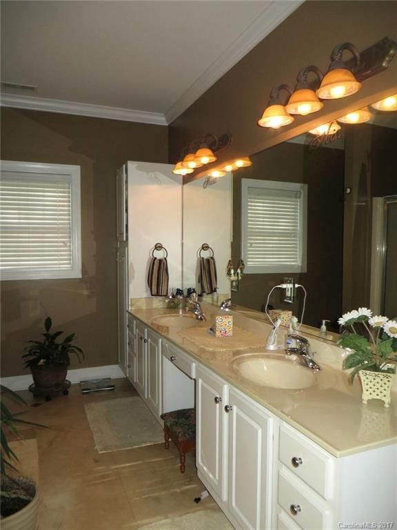 The Lakes At Derby Downs - Residential