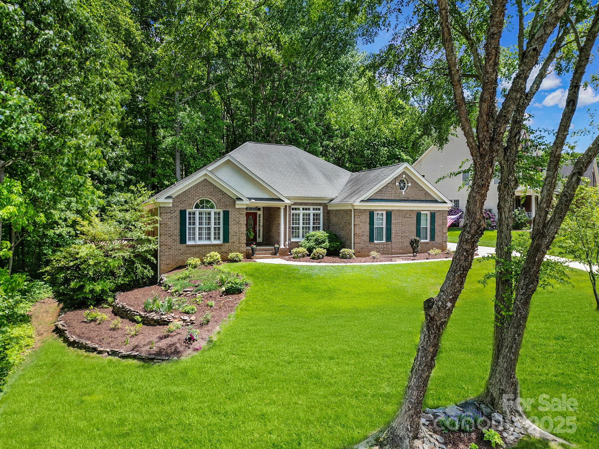 160 Fernbrook Drive