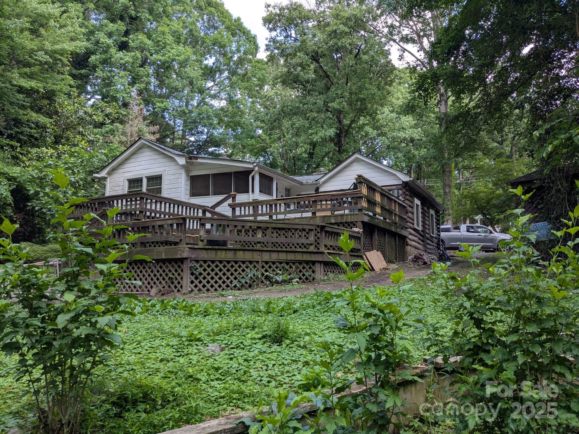 1517 Summerville Road