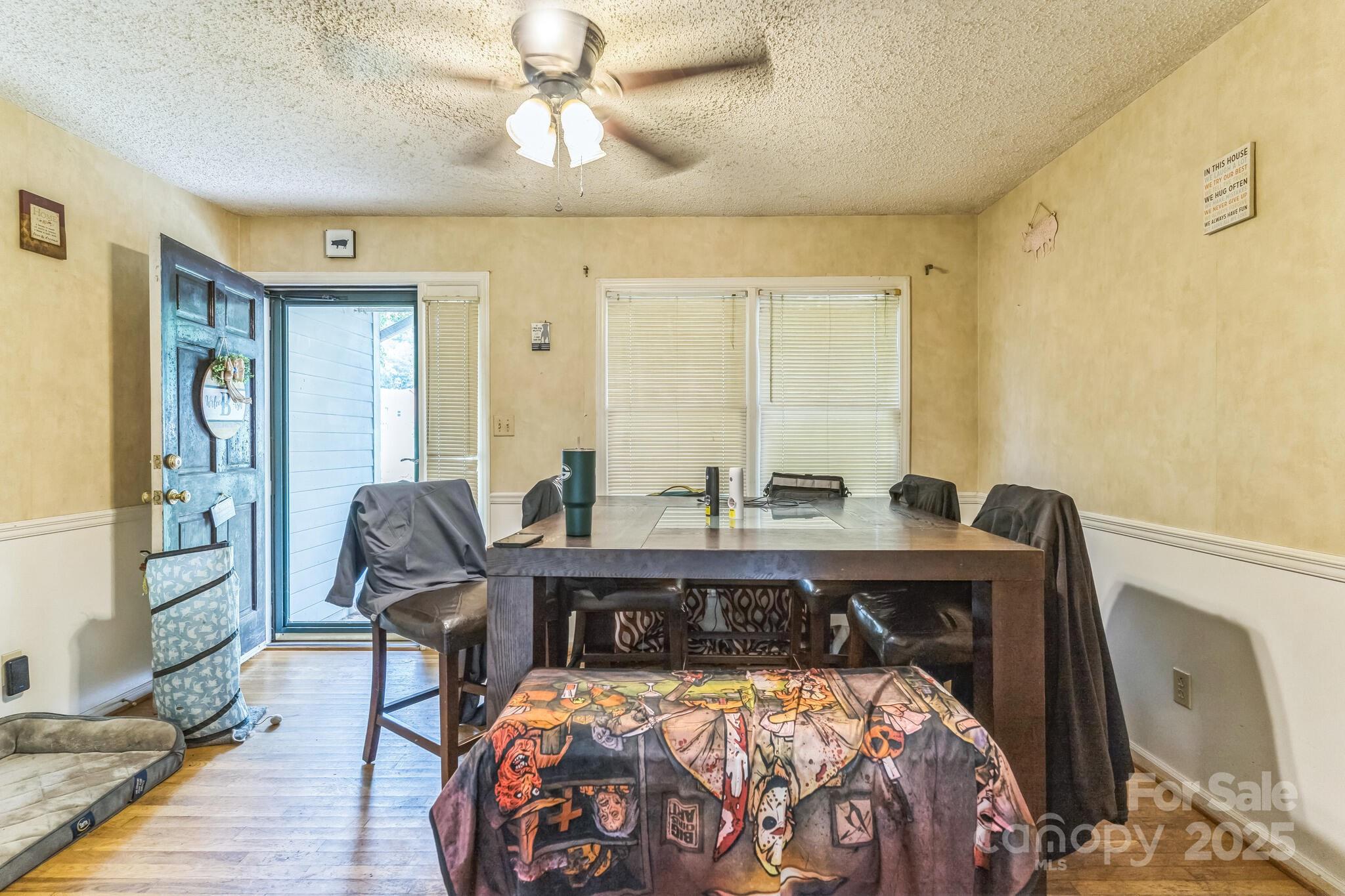 1713 Poe Circle
