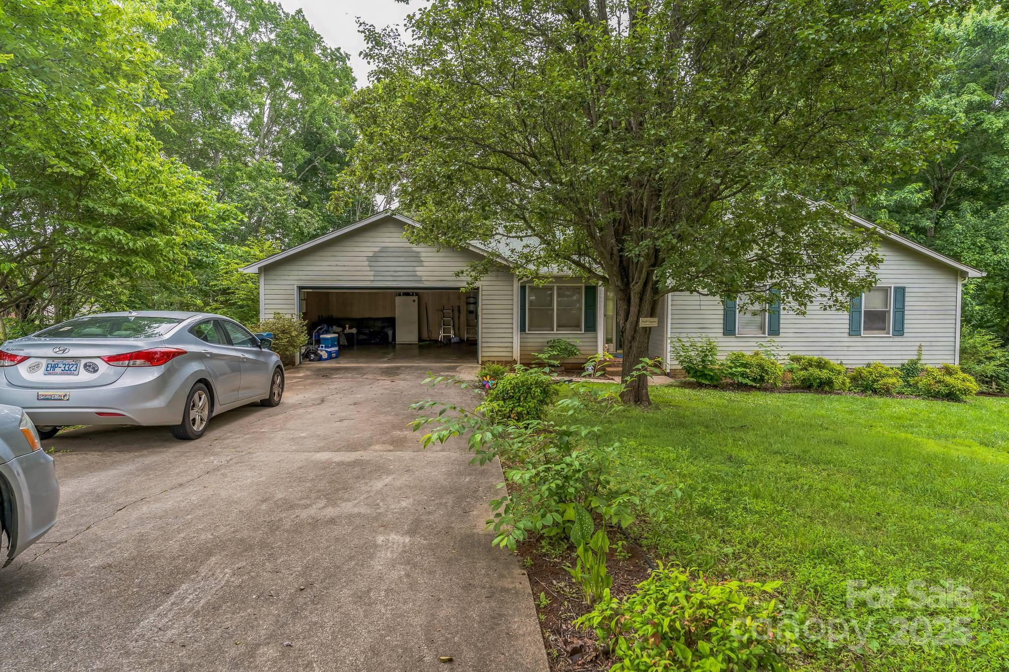 1713 Poe Circle