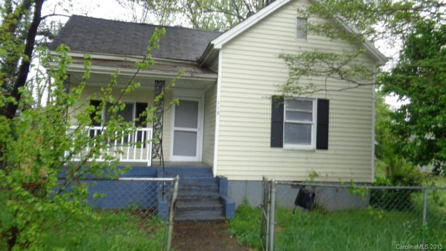 2 bedroom, 1 bath ranch. Central air and gas heat. Large front porch and fenced yard
