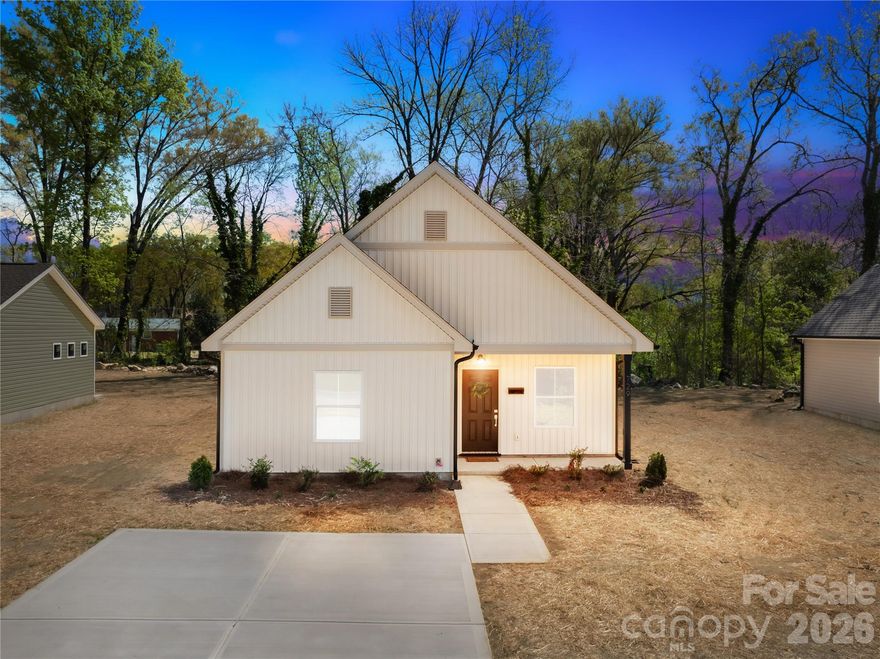 Dreaming of a new home but not the upfront costs? This is the opportunity you’ve been waiting for. For the first 21 DAYS ONLY — and we truly mean it — this limited-time builder incentive won’t last.
With an acceptable offer, the builder is offering: Up to $5,000 in closing costs, a brand-new stainless steel refrigerator, AND blinds installed throughout the entire home! Opportunities like this on a newly constructed, beautifully finished home are incredibly rare. You must be under contract by April 17, 2026 to take advantage of this offer. Welcome to effortless, modern living in Rock Hill. This thoughtfully designed 3-bedroom, 2-bath home offers 1,250 square feet of practical luxury, perfectly suited for any stage of life—whether you're a first-time buyer, downsizing, or planning for long-term comfort. Step inside to a bright, open floor plan with clean sightlines and an inviting flow—ideal for entertaining or quiet nights at home. The kitchen is a true standout, featuring: custom lighting package, light, contemporary cabinetry, stunning granite countertops, stainless steel appliances and a spacious, wood-toned island that anchors the space. The front-to-back split floor plan provides privacy and flexibility. The primary suite, tucked at the rear of the home, offers a peaceful retreat with a private bath and custom closet shelving, plus convenient access to the laundry area. Two additional bedrooms at the front of the home create the perfect setup for guests, a home office, or additional living space. Both bathrooms feature tile extended to the ceiling in the showers, showcasing quality craftsmanship and thoughtful design throughout. Enjoy the benefits of brand-new, energy-efficient construction, paired with low-maintenance living and a private driveway. Located just minutes from shopping, dining, parks, and major roadways, this home blends convenience with a comfortable neighborhood feel. If you’ve been waiting for the right home at the right value—this is it. But the window is closing quickly.