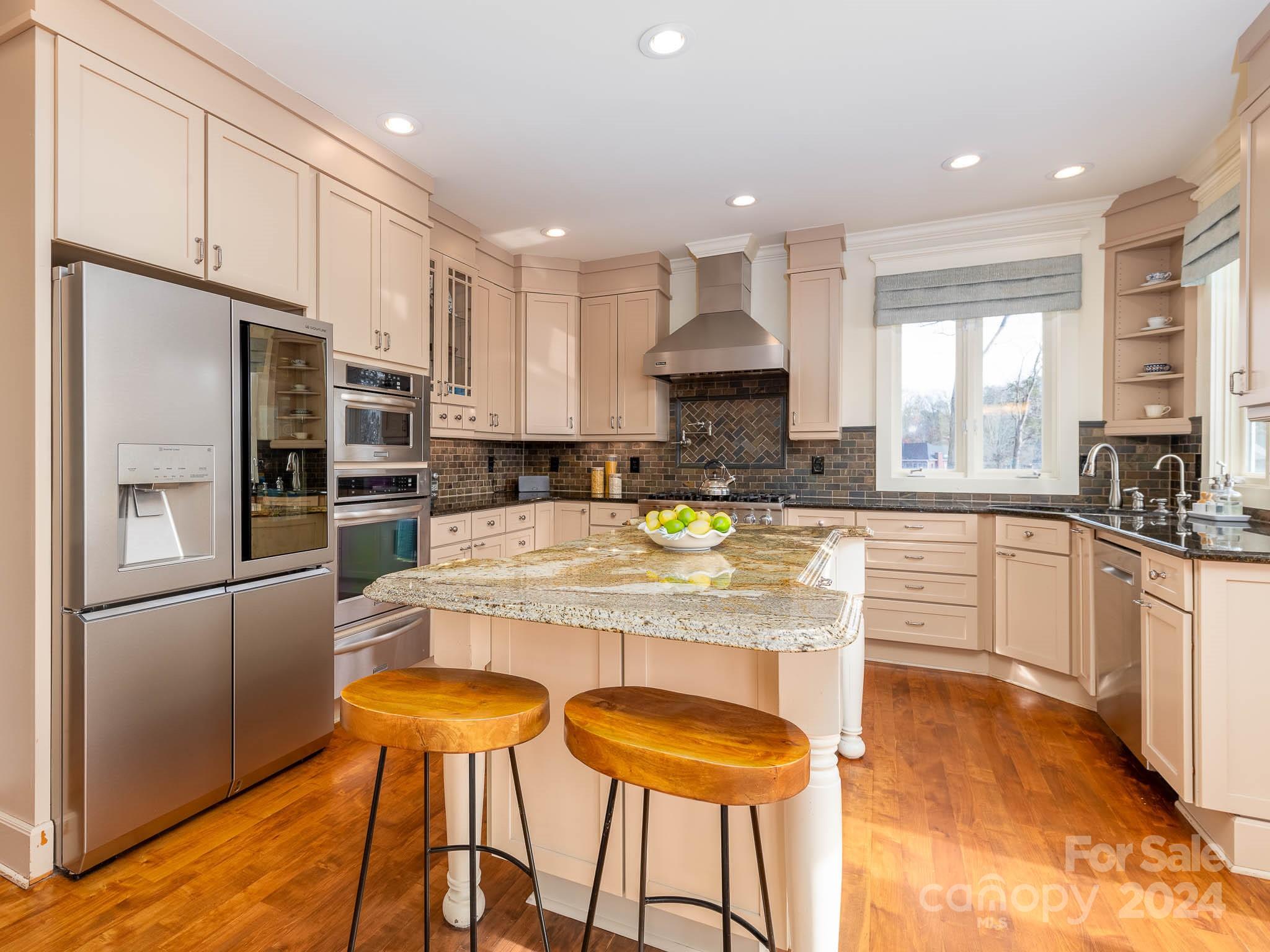 Lakepointe South - Residential