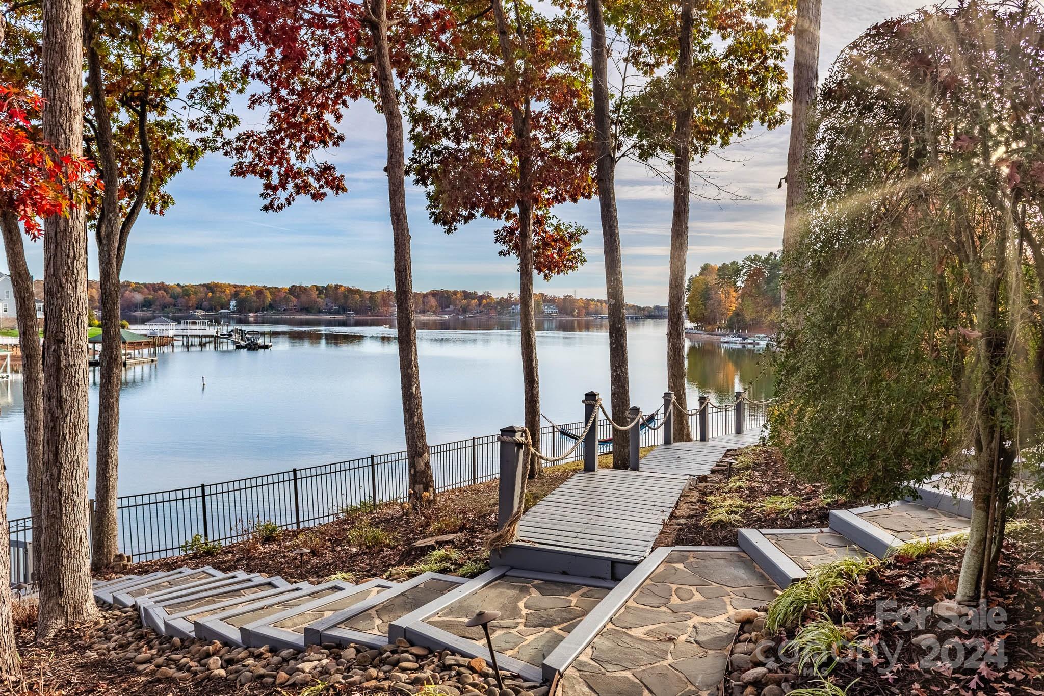 Lakepointe South - Residential