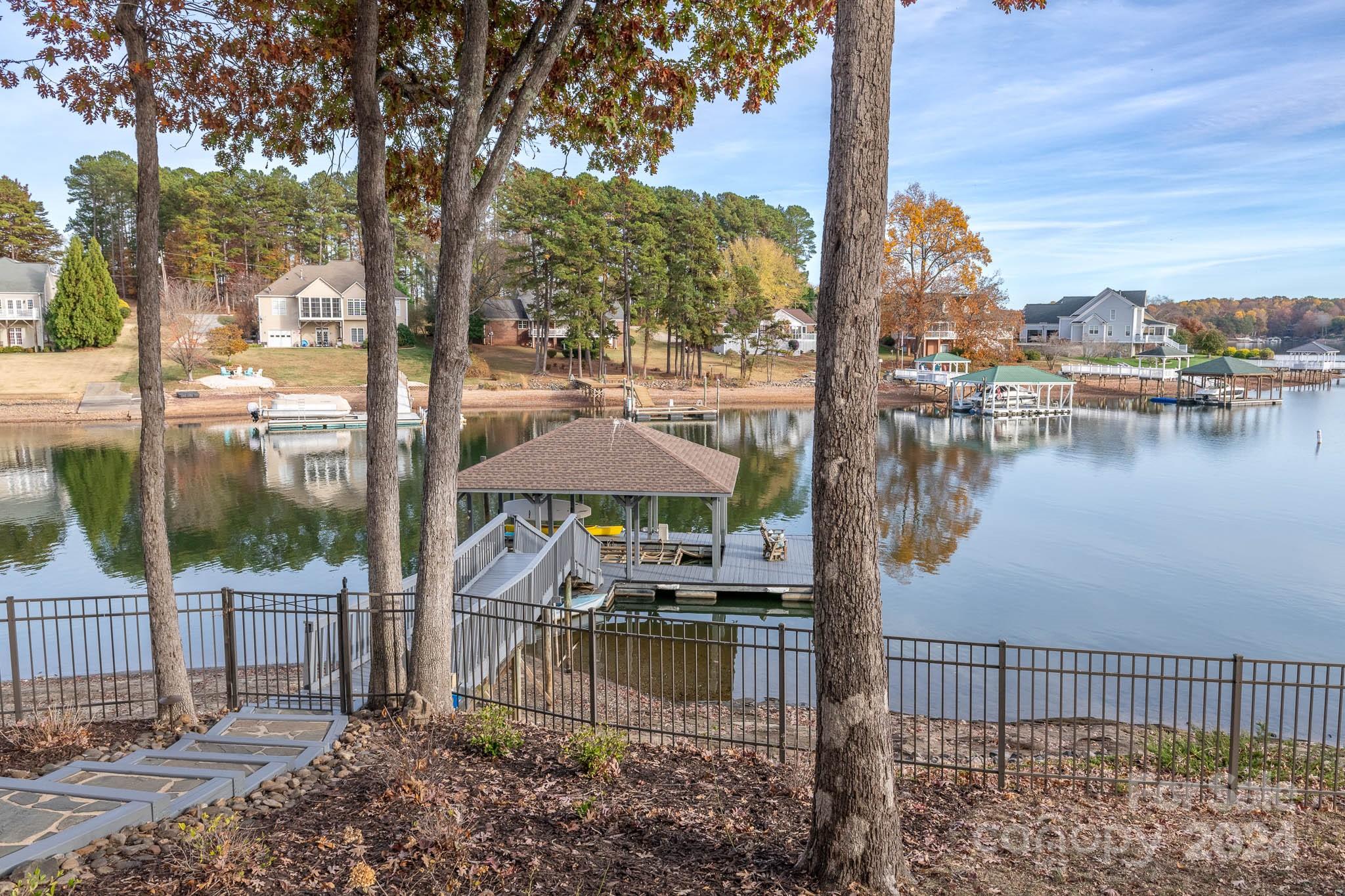 Lakepointe South - Residential