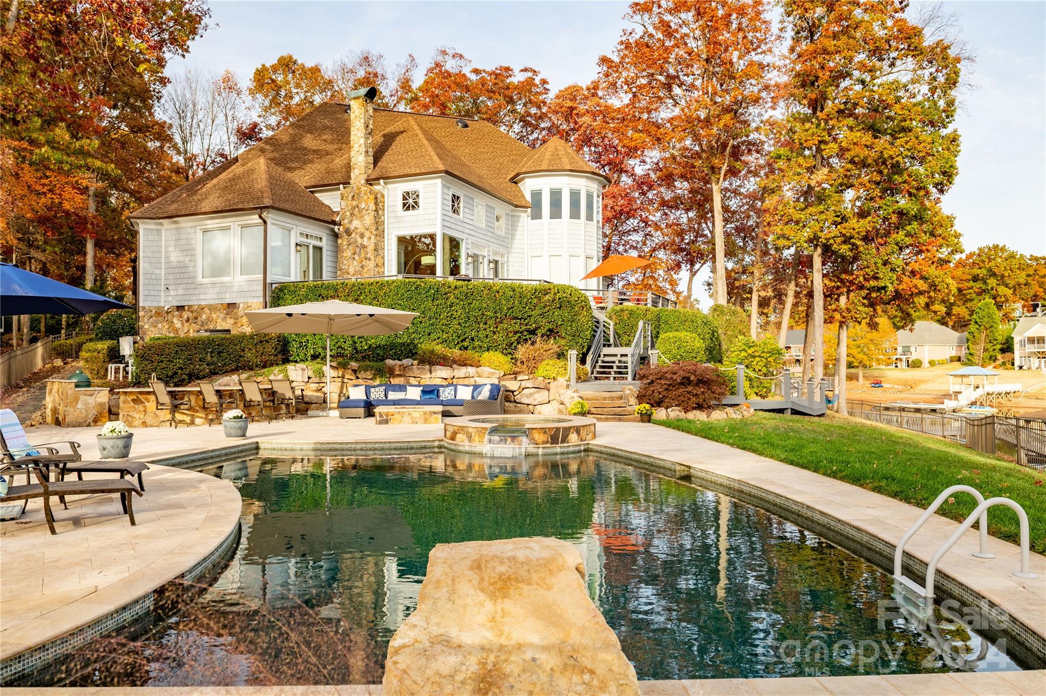 Lakepointe South - Residential