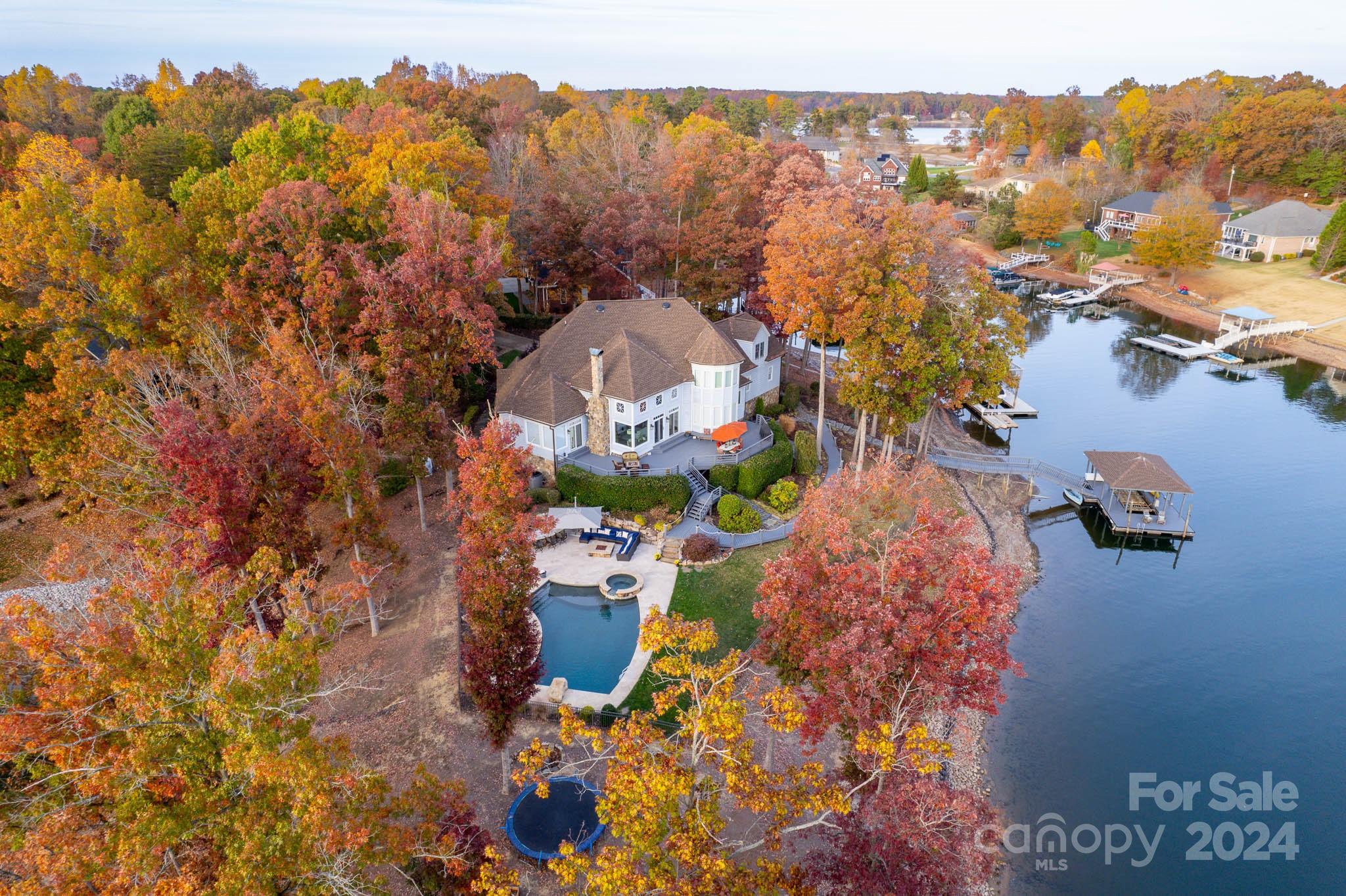 Lakepointe South - Residential