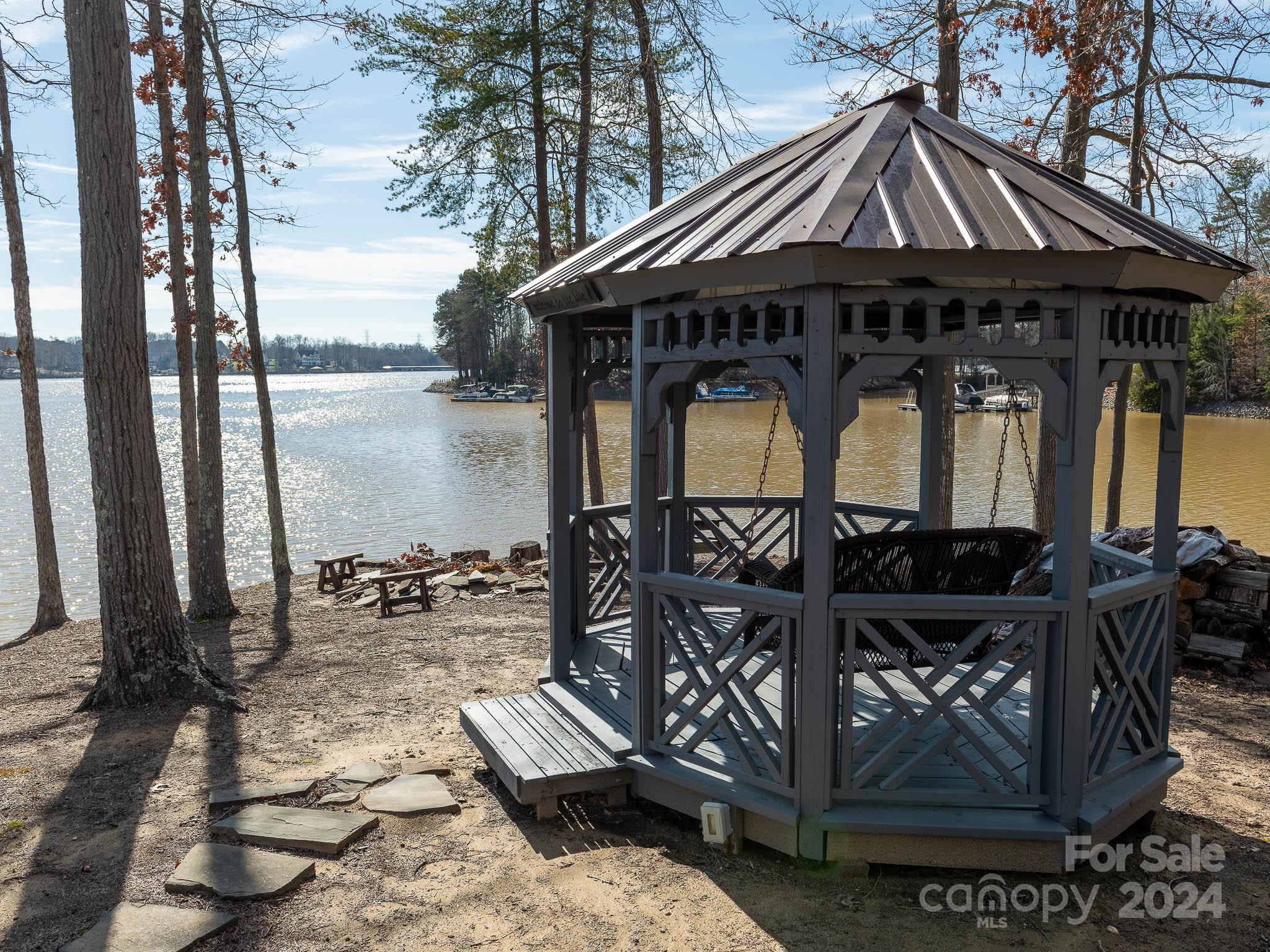 Lakepointe South - Residential