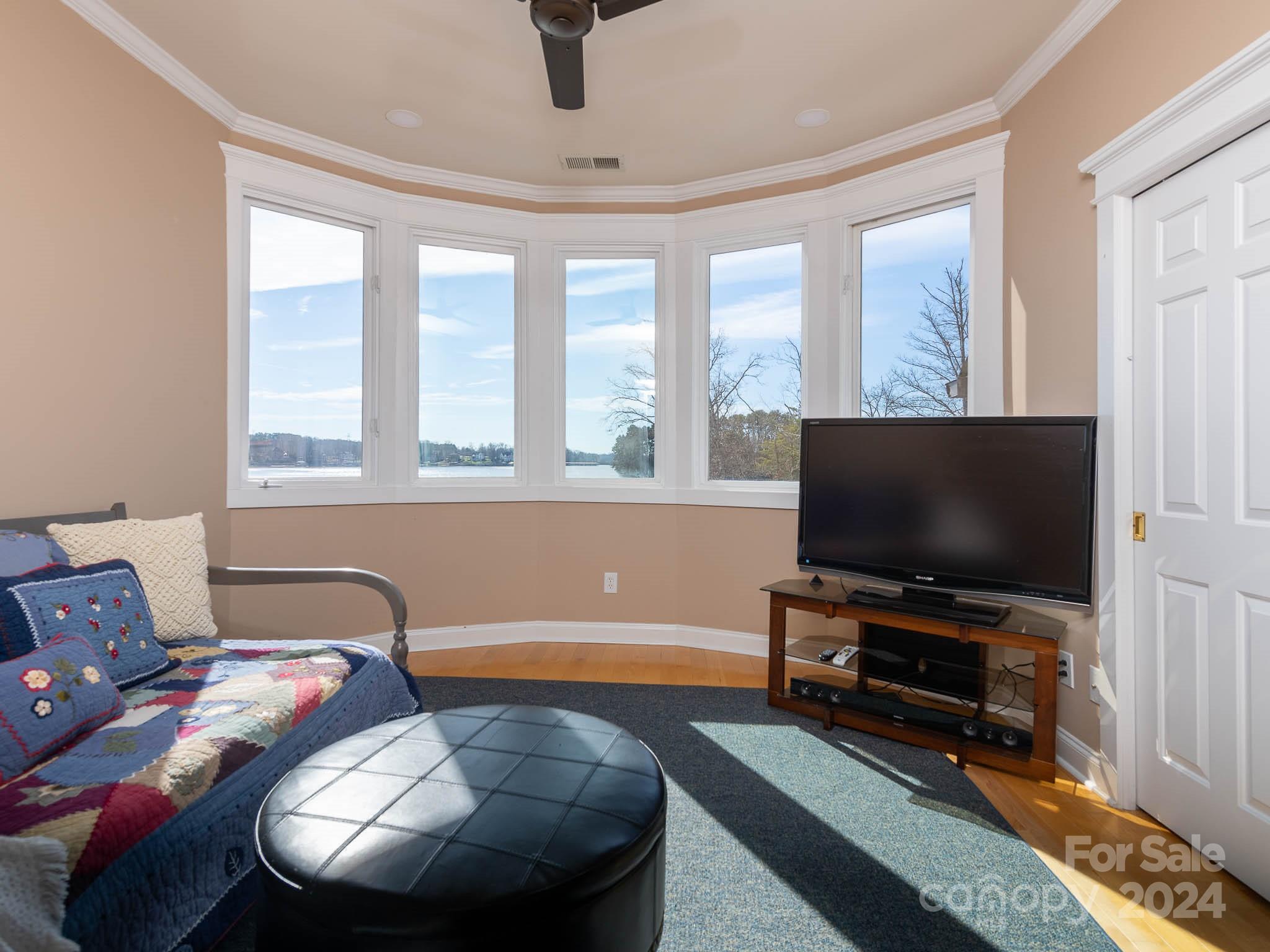 Lakepointe South - Residential