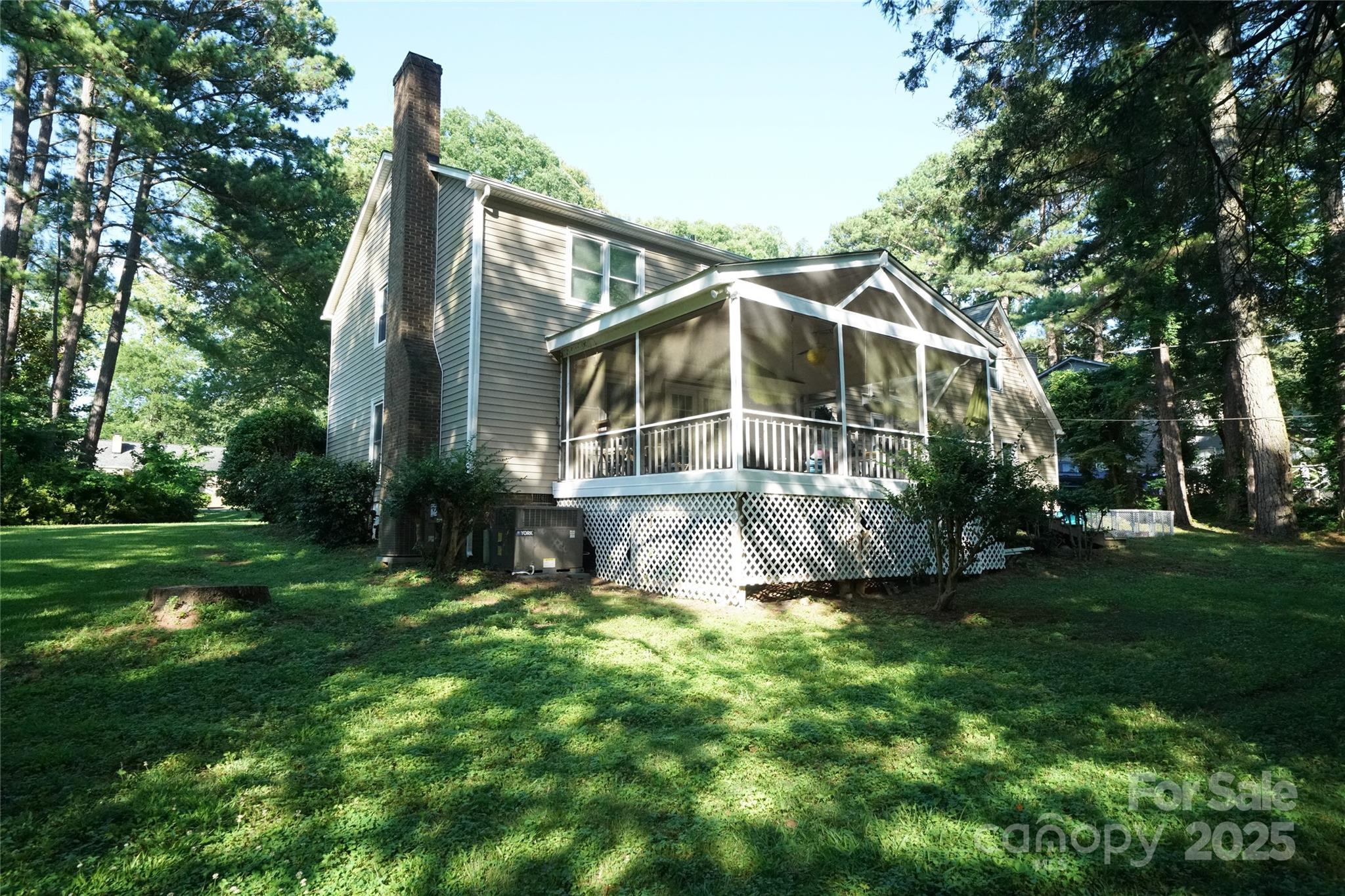 2087 Poinsett Drive