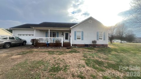 Photo of 126 Rock Island Drive, Statesville, NC 28625 (MLS # 4337829)
