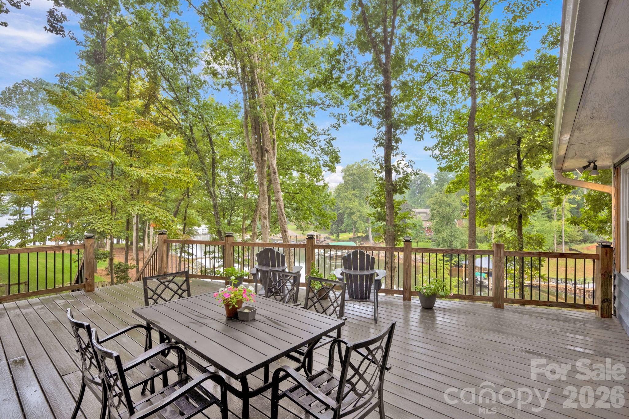 470 Lakeview Shores Loop
