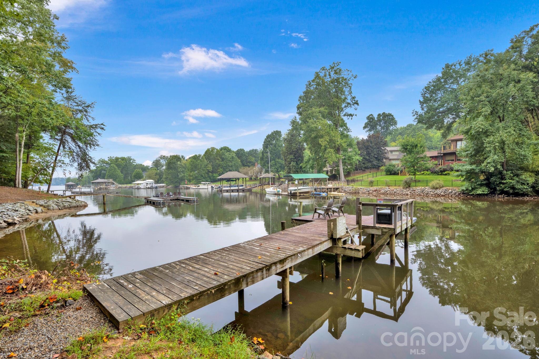 470 Lakeview Shores Loop
