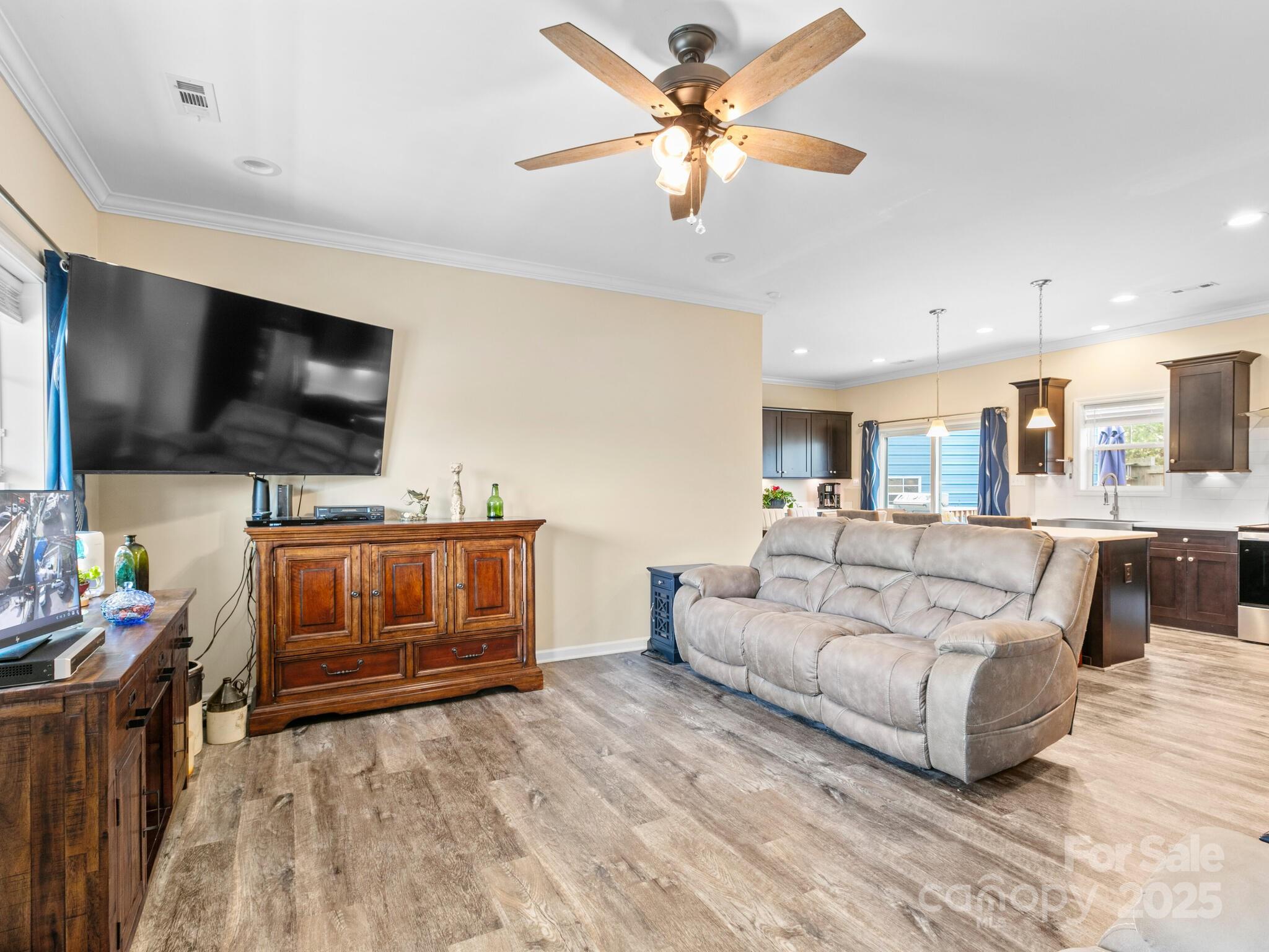 35 Dawson Steele Court
