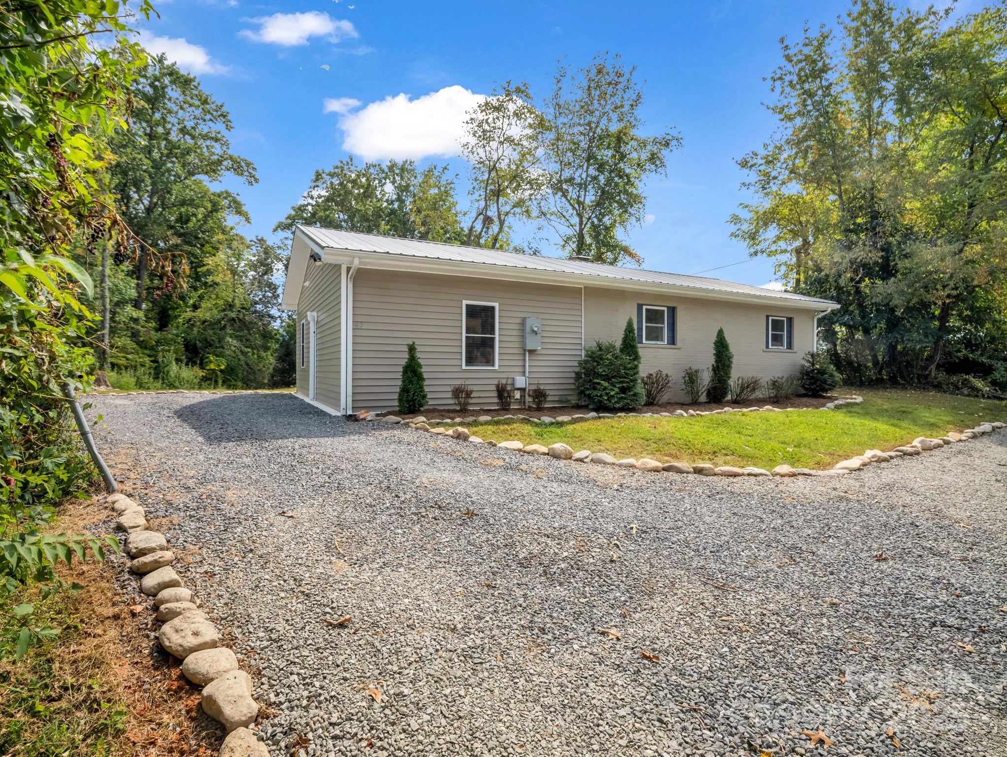 67 Robinson Avenue