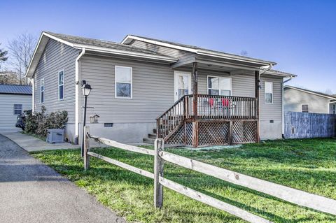 A home in Hendersonville